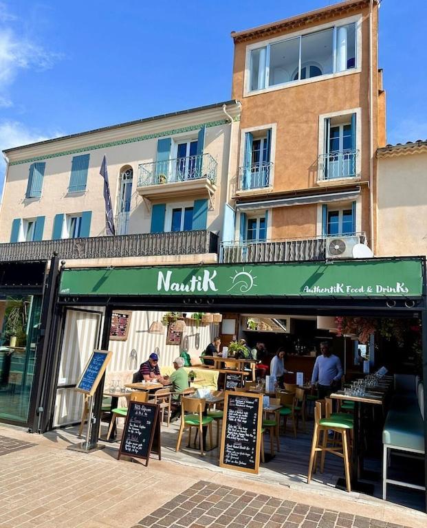 Maison De Village Renovee Avec Vue Mer Exceptionnelle Sainte-Maxime Eksteriør bilde