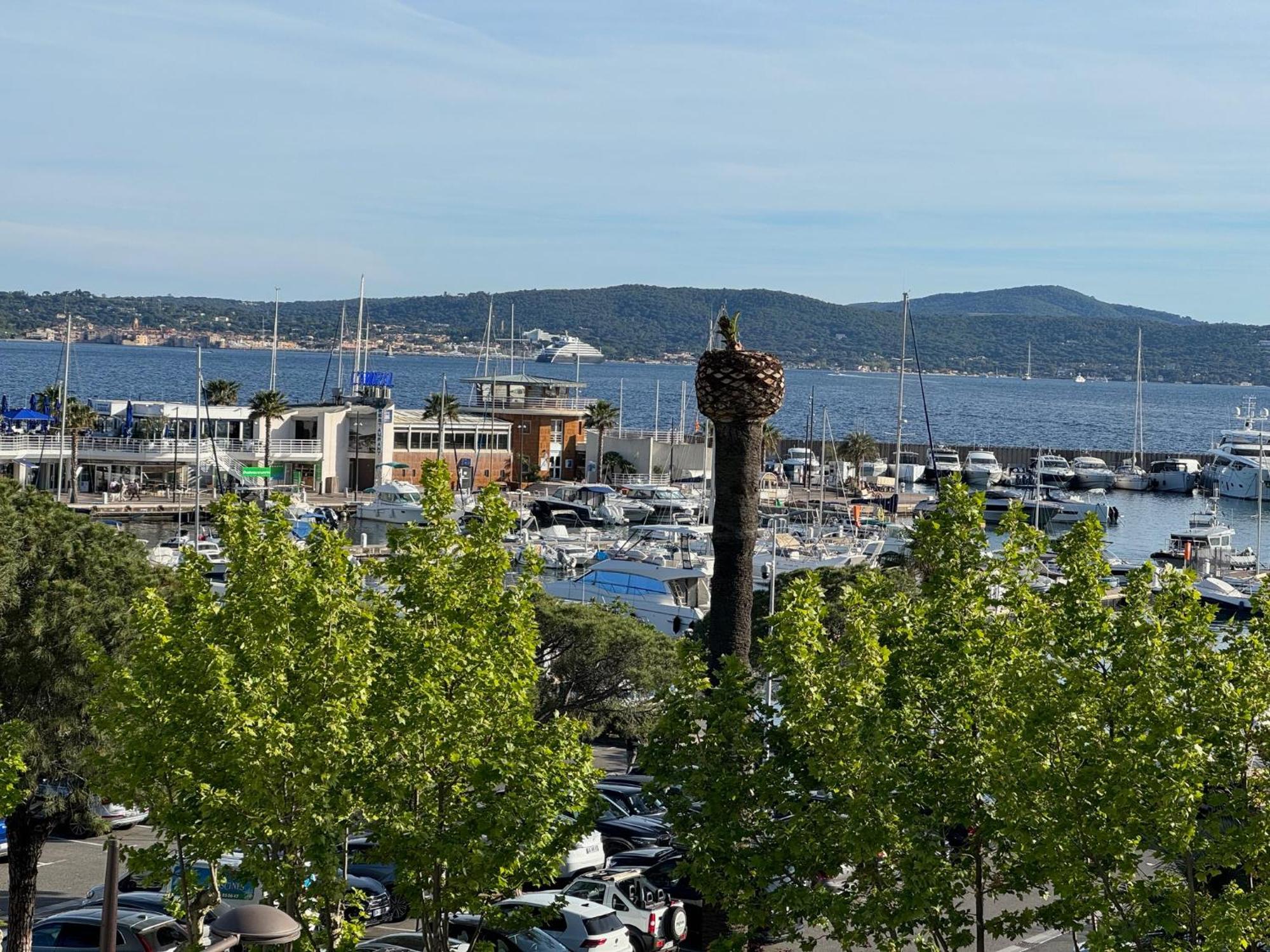Maison De Village Renovee Avec Vue Mer Exceptionnelle Sainte-Maxime Eksteriør bilde